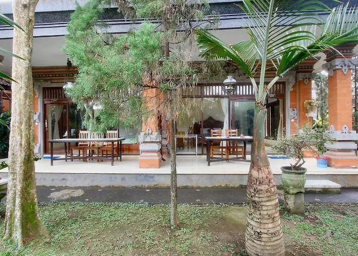 Rahayu House Guest house 2*